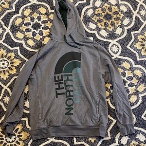 men’s North Face pullover hoodie
